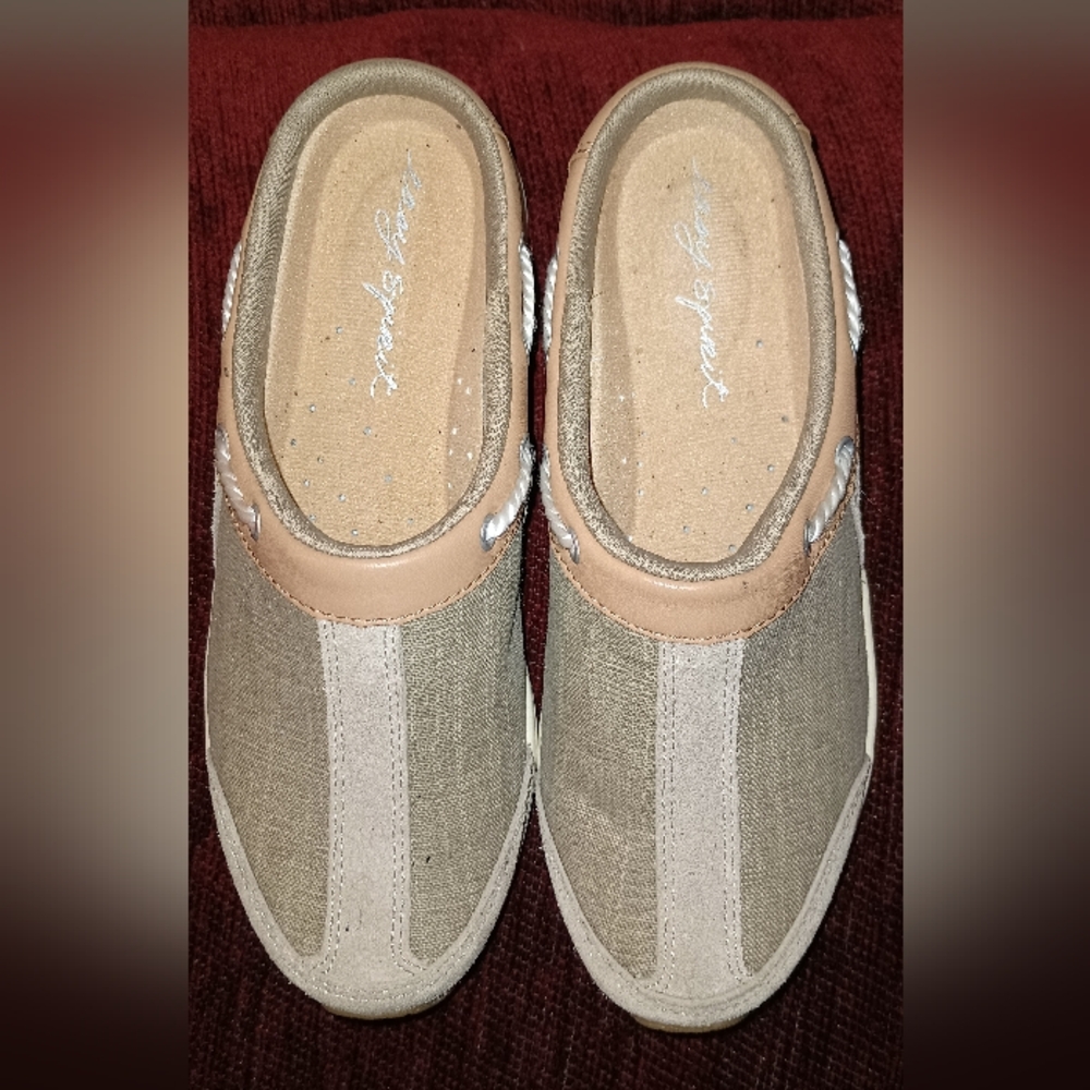 Easy Spirit Women's Beige and Tan Loafers